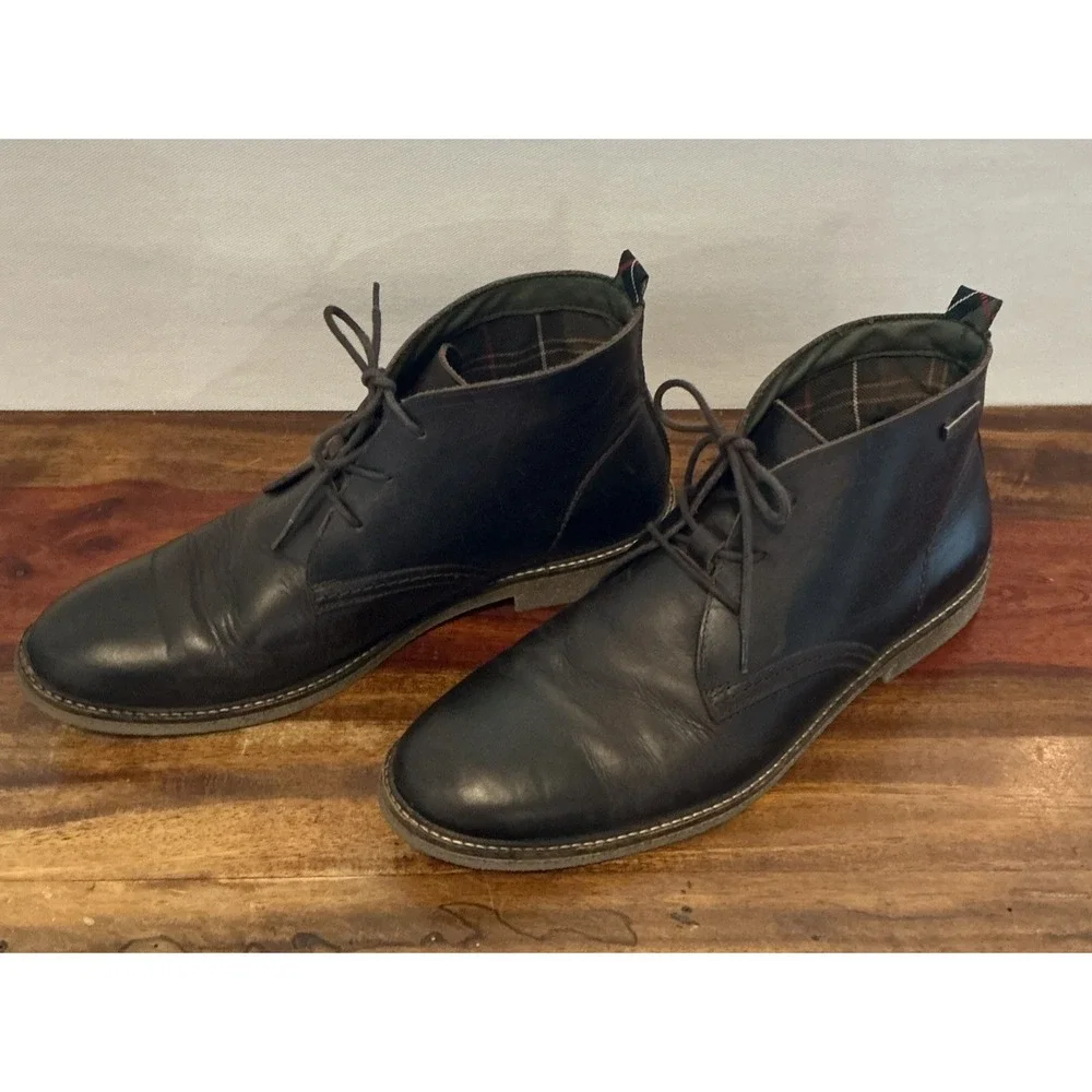 Barbour Readhead Chukka Boots – Chocolate Brown Leather – Plaid Lining – Men's 8